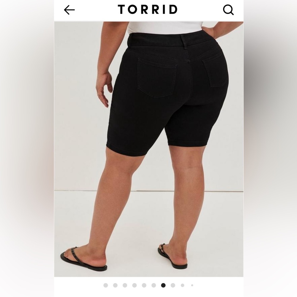 Sleek Black Women's Bike Shorts - Picture 7 of 8
